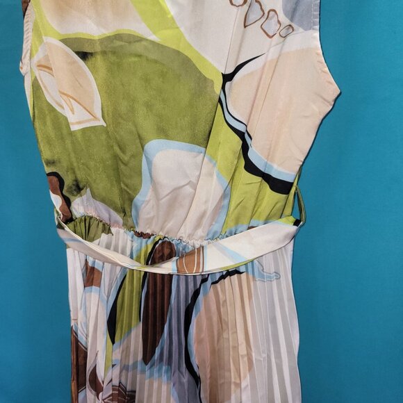 Pleated Floral Print Sleeveless Dress With Belt For Women One Size By Lamiar - Picture 10 of 11